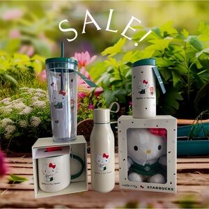 Hello Kitty x Starbucks Collaboration 5 Piece Holiday
Set Limited Edition